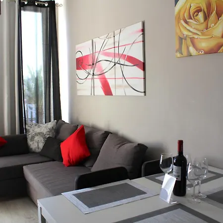 Front Yumbo 2bedrooms Bayuca Apartment